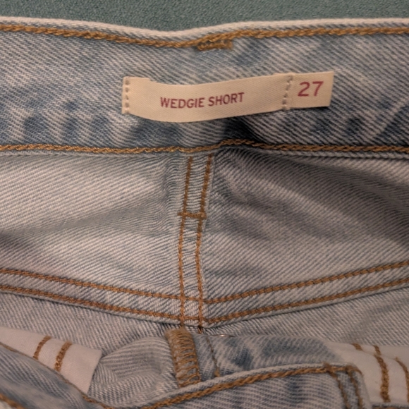 Levi Wedgie Mini Denim Skirt Sz 27 NWOT - Picture 2 of 5